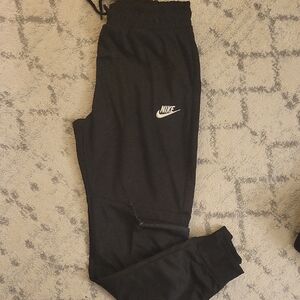 Nike Mens Black Cargo Sweatpants. Tapered Leg